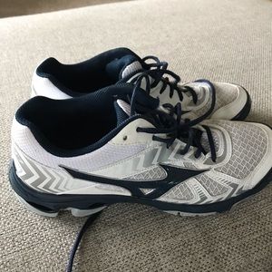 Mizuno Wave Bolt 7 Volleyball Shoes